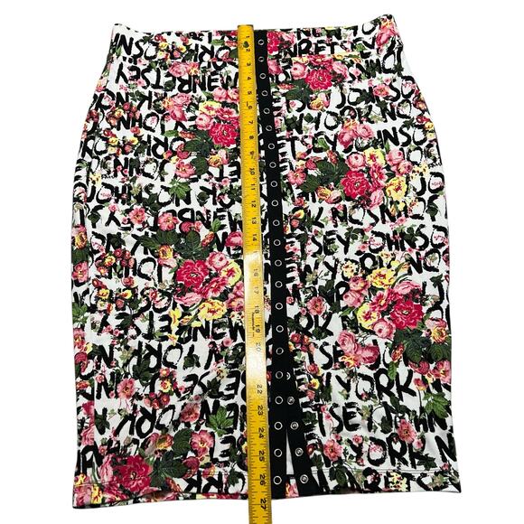 Torrid X Betsey Johnson Floral Graffiti Pencil Skirt (NWT) - Size 1 - Picture 7 of 9